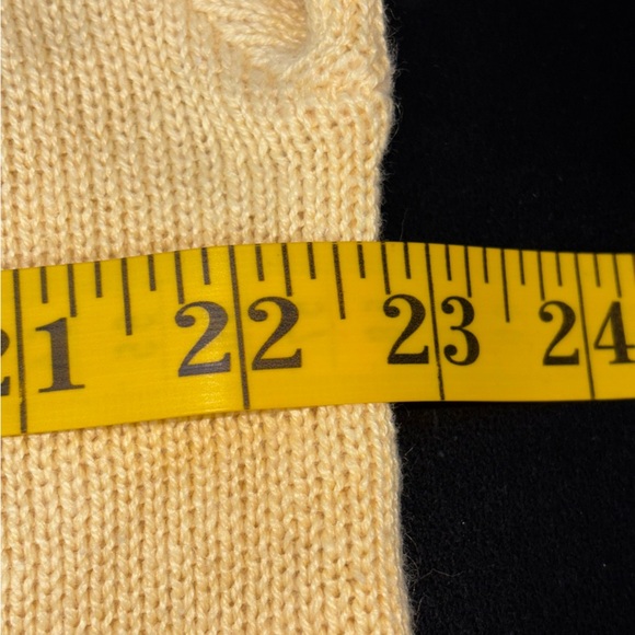 The Quacker Factory QVC Women’s Large Yellow Embroidered Sweater - Picture 6 of 16